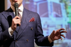 話す前の「えー・あー」不快な口癖を直すコツ｜話し方教室VOAT