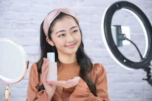 ライブ配信の話し方！トーク力を上げるコツ｜話し方教室VOAT