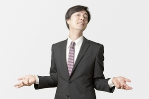 会話でマウントを取る人の心理と対処法｜話し方教室VOAT