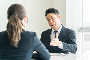 雑談が武器になる！営業トークを自然に盛り上げるコツ｜話し方教室VOAT