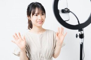 話し方一つでファンが増える！音声配信で好印象を与える話し方のコツ｜話し方教室VOAT