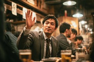 居酒屋の注文で「すいません！」が通らない人の共通点と対策｜店員が反応する呼び方のコツ【話し方教室VOAT】