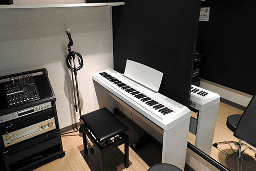 STUDIO