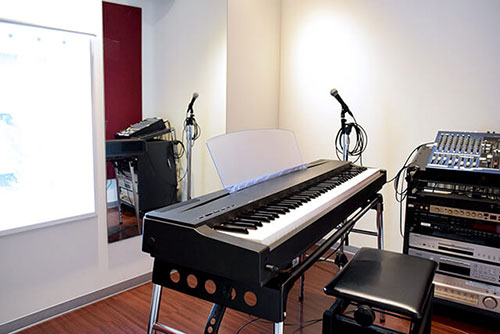 STUDIO